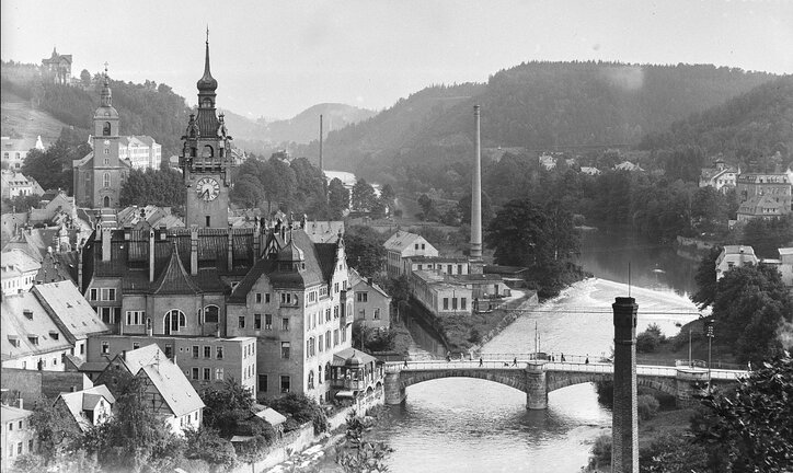 Altstadt mit Kopfsteinpflaster und Markt